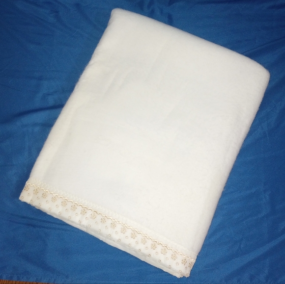 Vintage Wool Blanket With Floral Embroidered Satin Trim Ivory/Gold - Picture 3 of 8